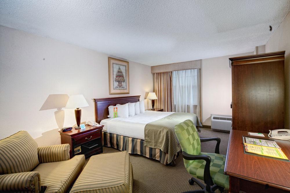 Delta Hotels By Marriott Norfolk Airport Exterior photo