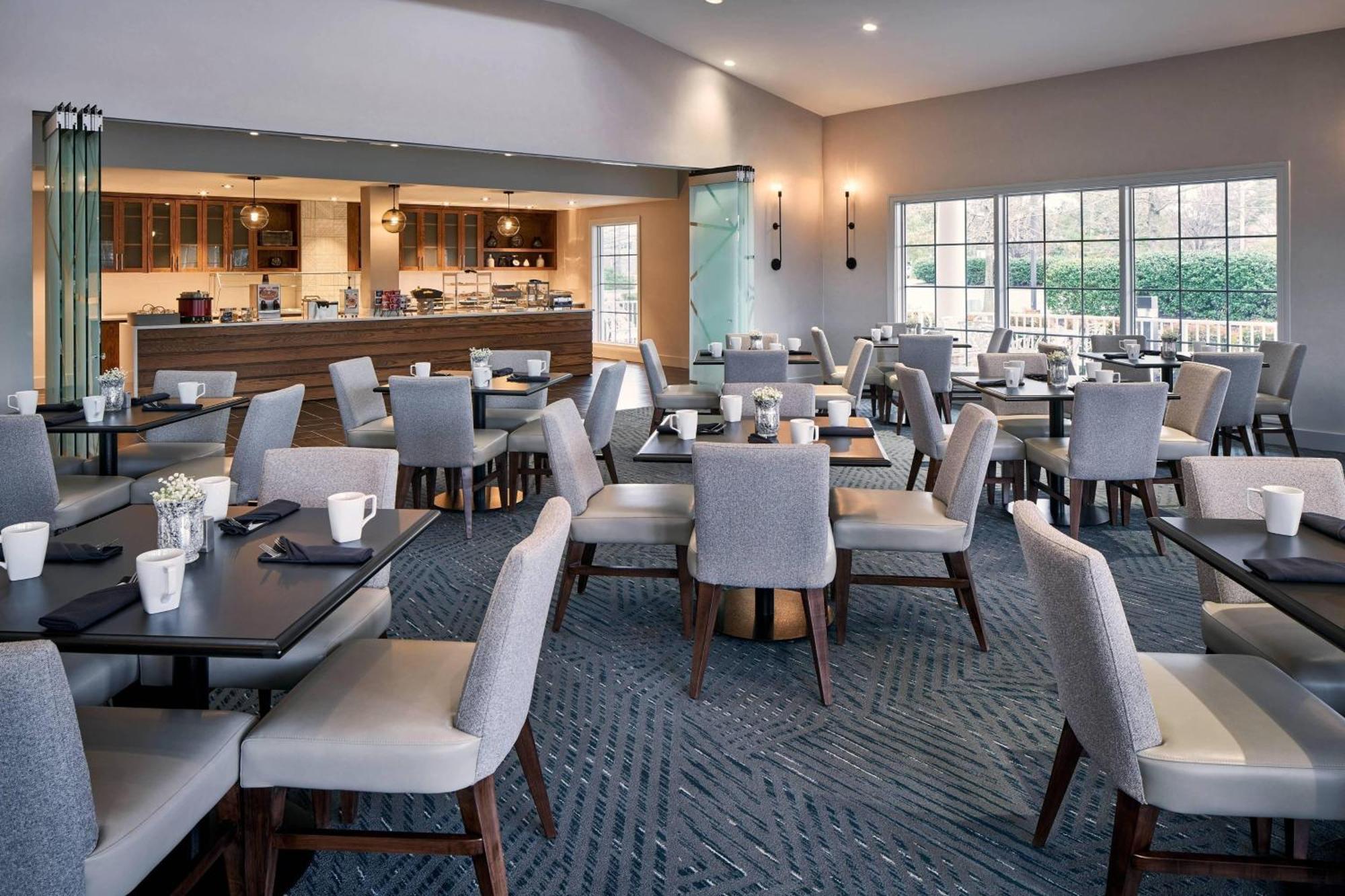 Delta Hotels By Marriott Norfolk Airport Exterior photo