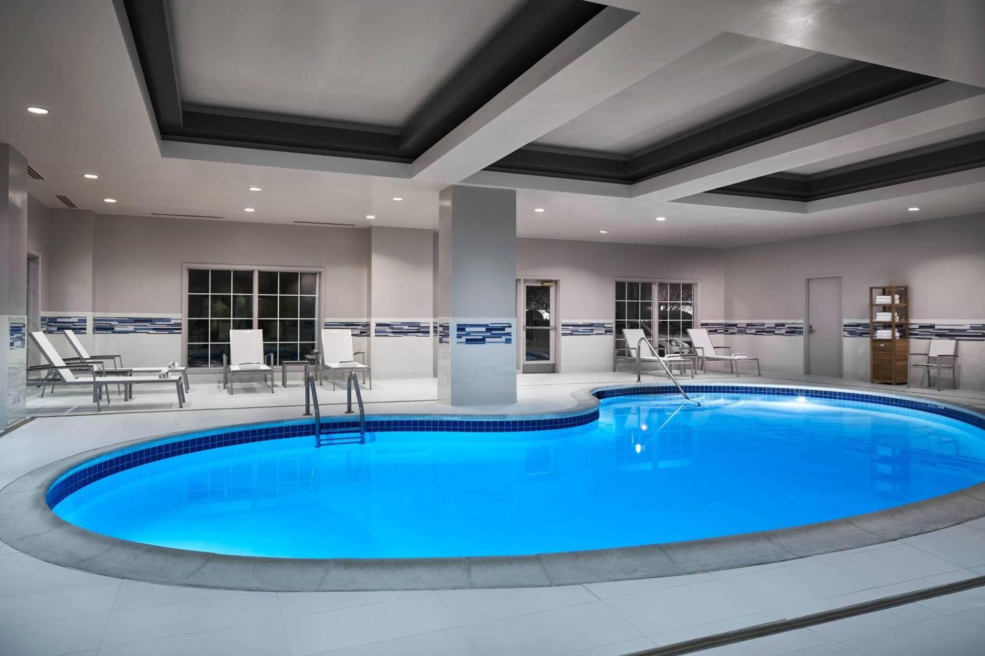 Delta Hotels By Marriott Norfolk Airport Exterior photo