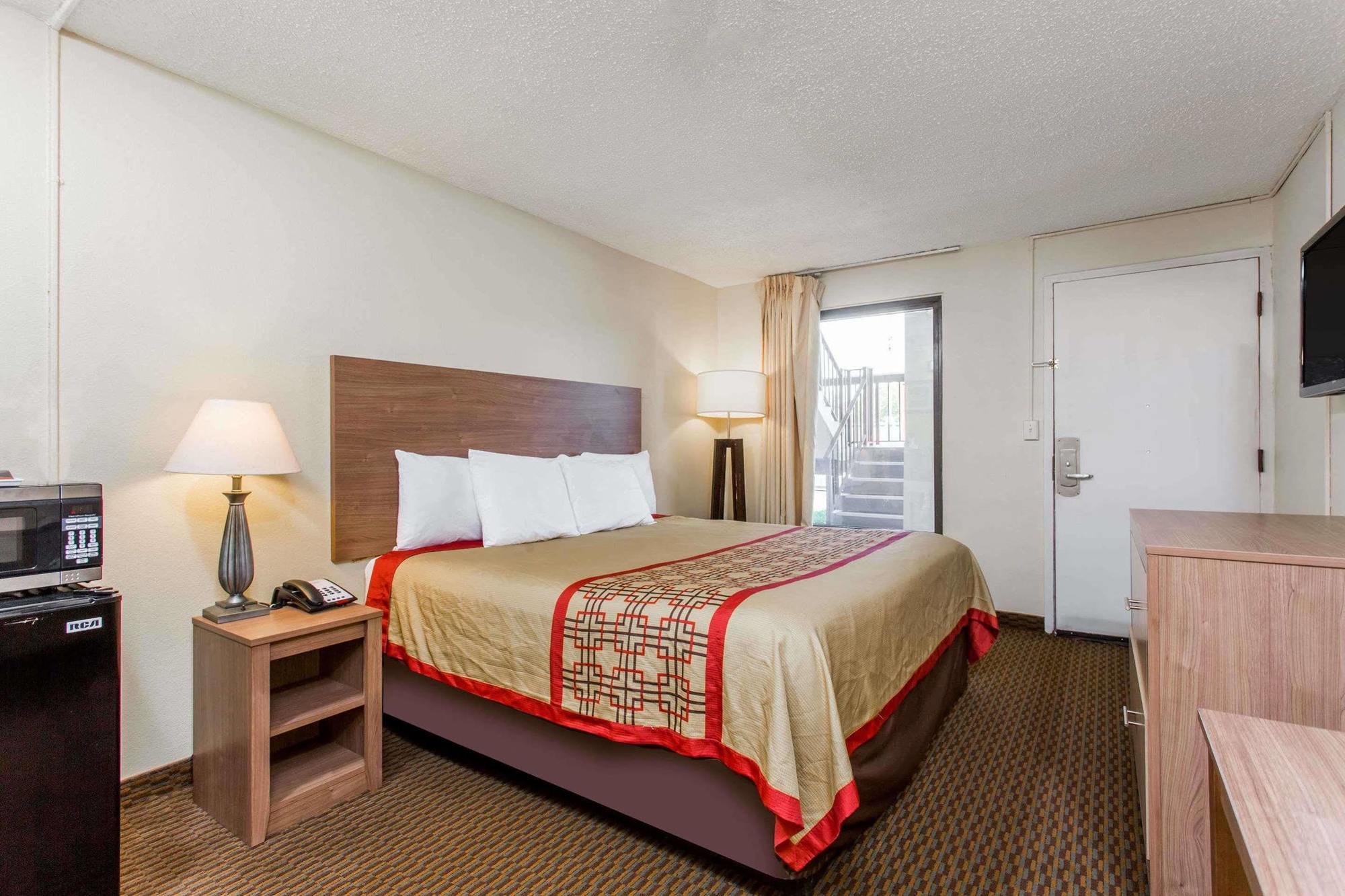 Delta Hotels By Marriott Norfolk Airport Exterior photo